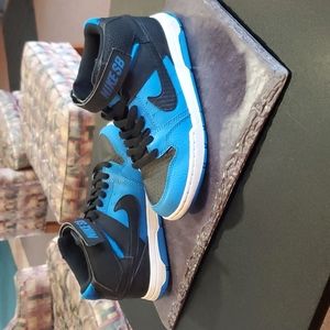 Nike Kids Size 3.5 Y Shoes